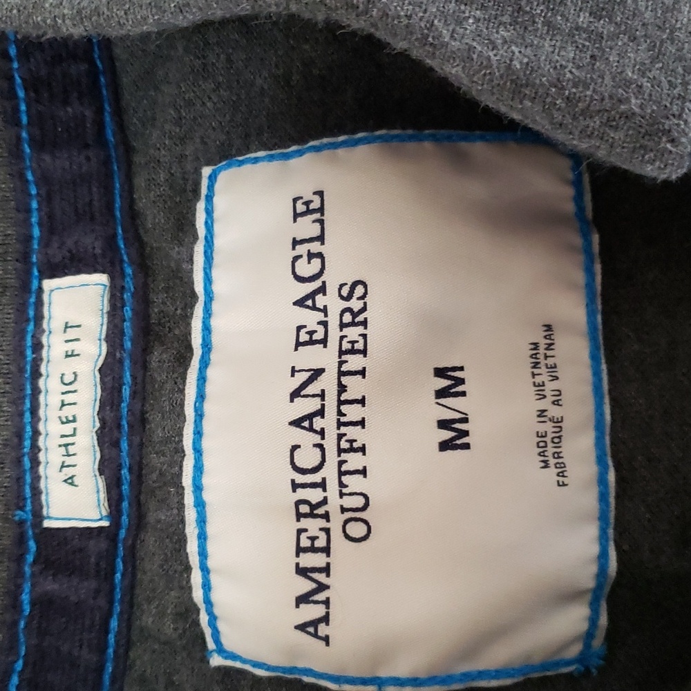 American Eagle Outfitters Athletic Fit Men's Shirt.  Size Medium.